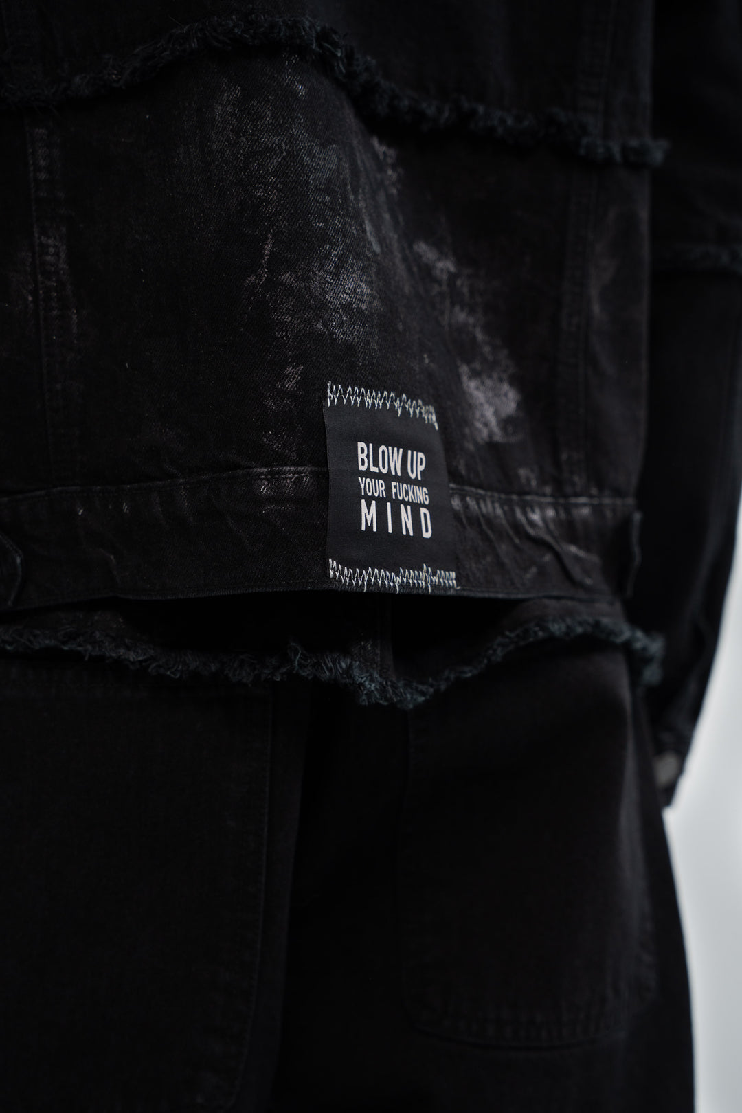 REGULAR FIT BLACK JACKET