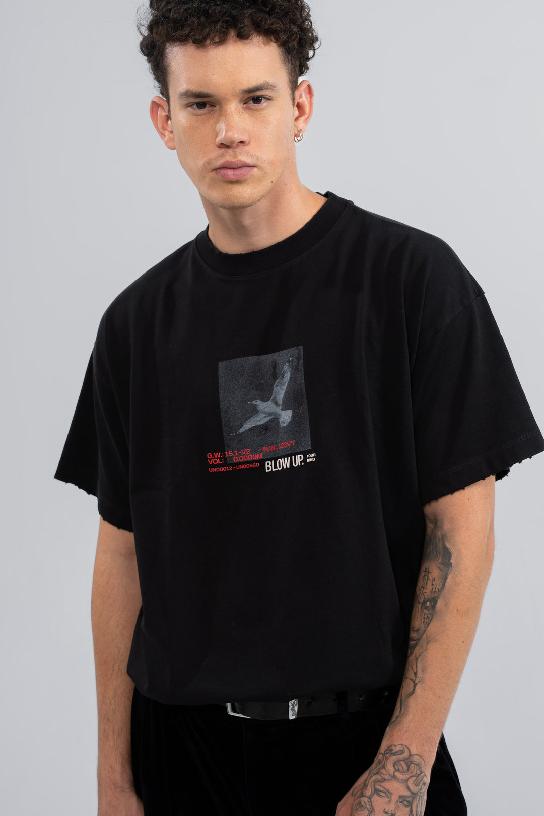 REGULAR FIT BLACK T-SHIRT