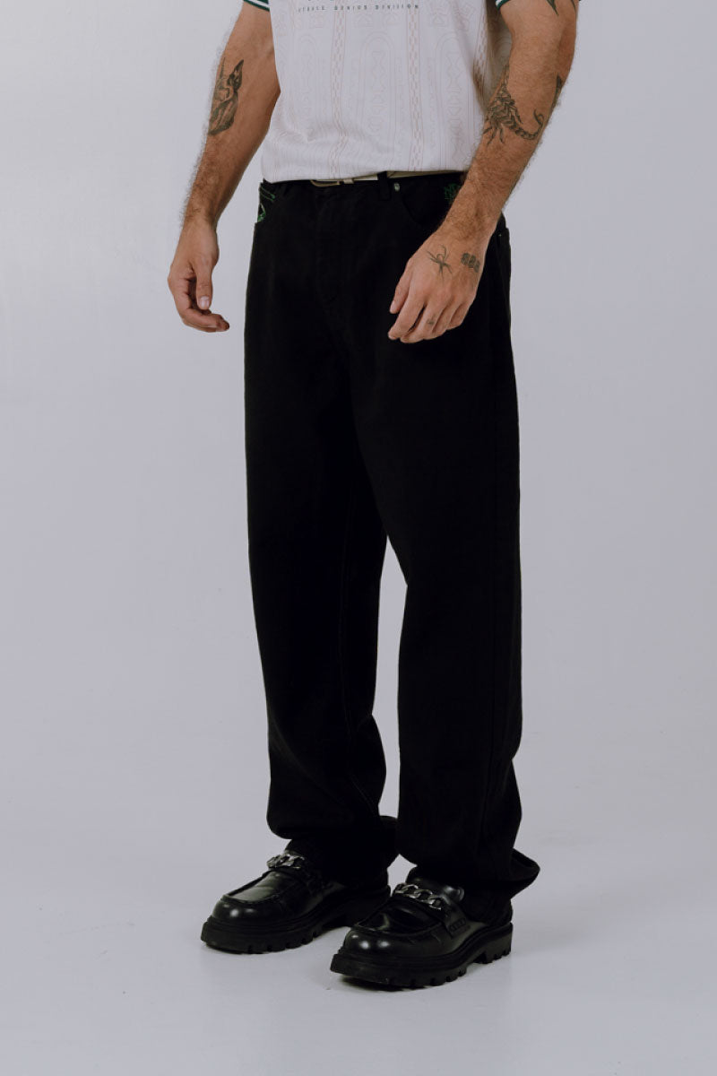 STRAIGHT FIT BLACK PANTS