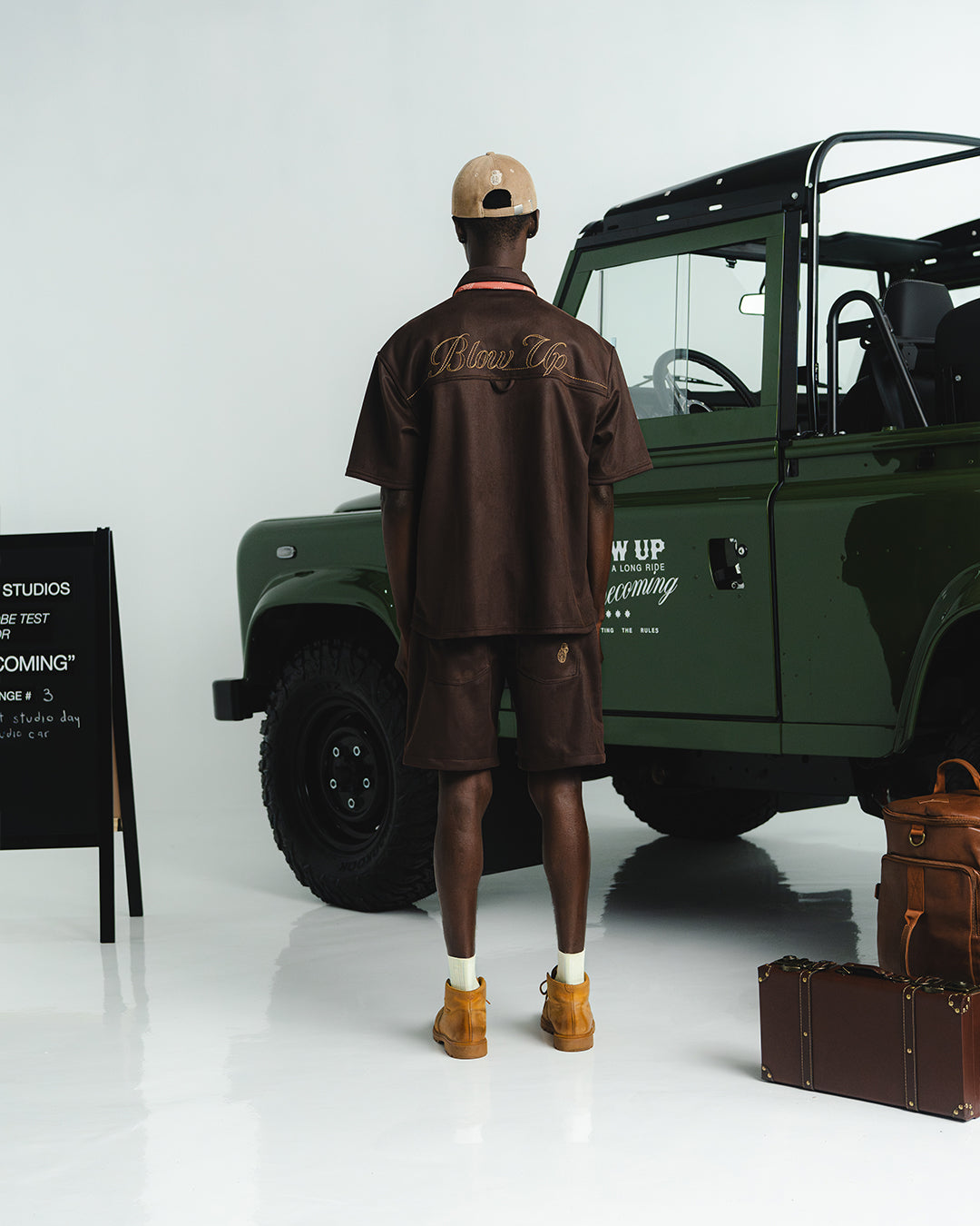 DESERT BROWN KNEE SHORTS