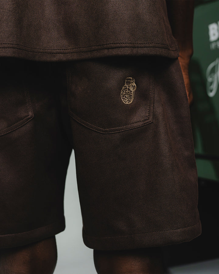 DESERT BROWN KNEE SHORTS