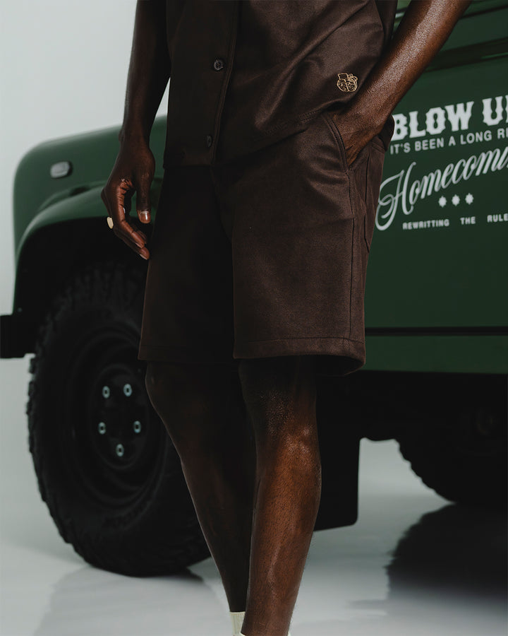 DESERT BROWN KNEE SHORTS