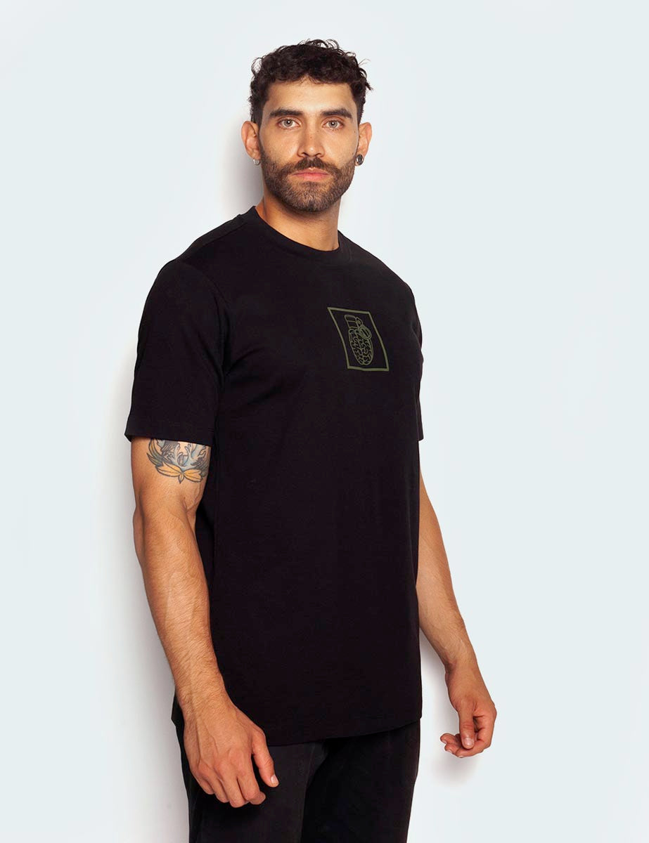 SLIM FIT BLACK T-SHIRT