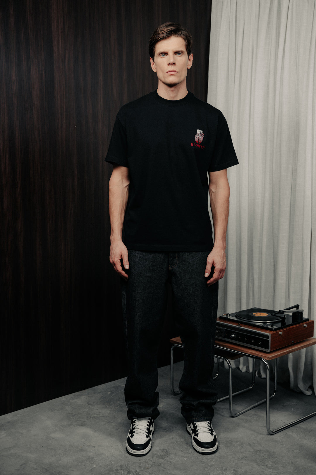 Loose fit black t-shirt in cotton