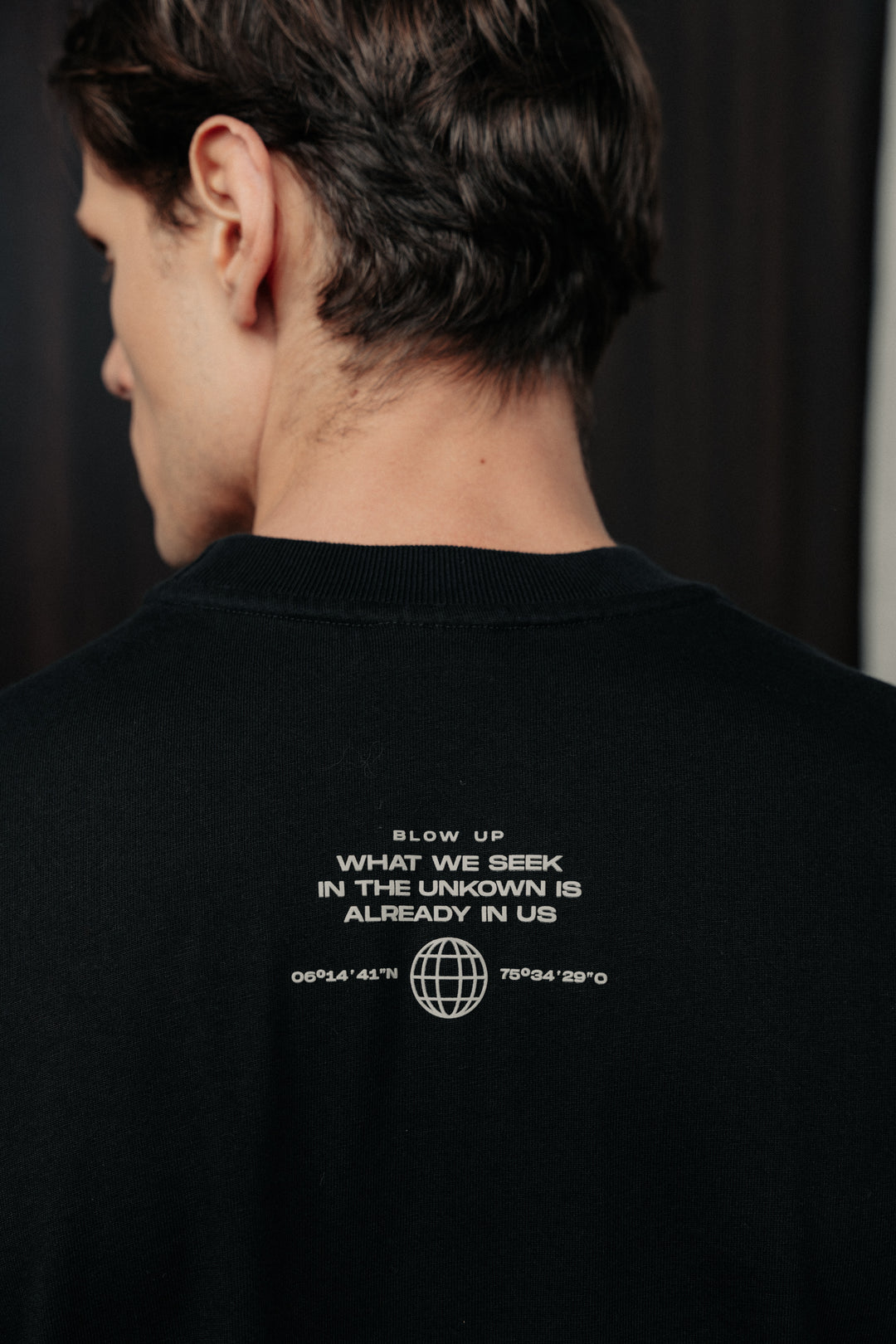 Loose fit black t-shirt in cotton