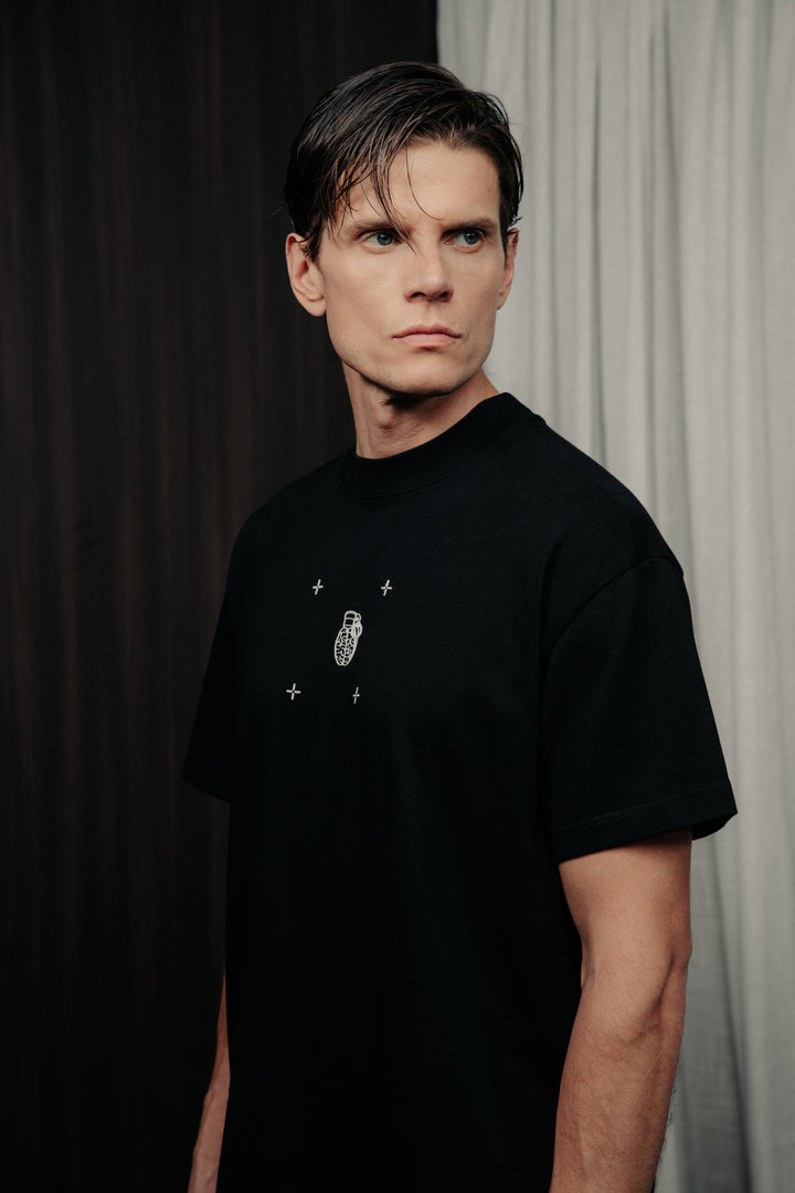 Minimal regular fit black t-shirt