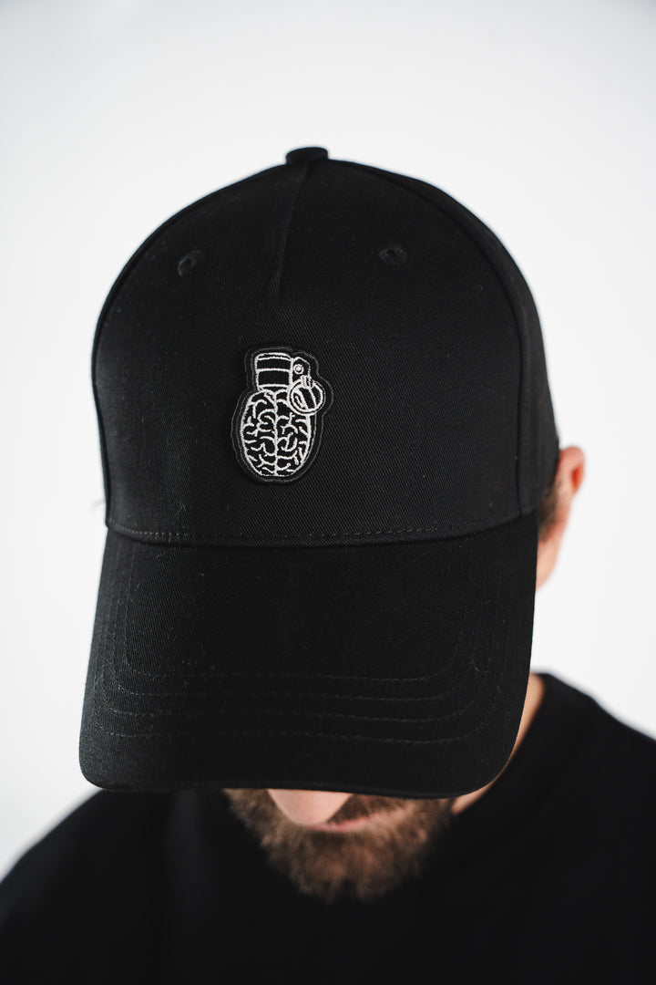 GRENADE BLACK CURVED CAP