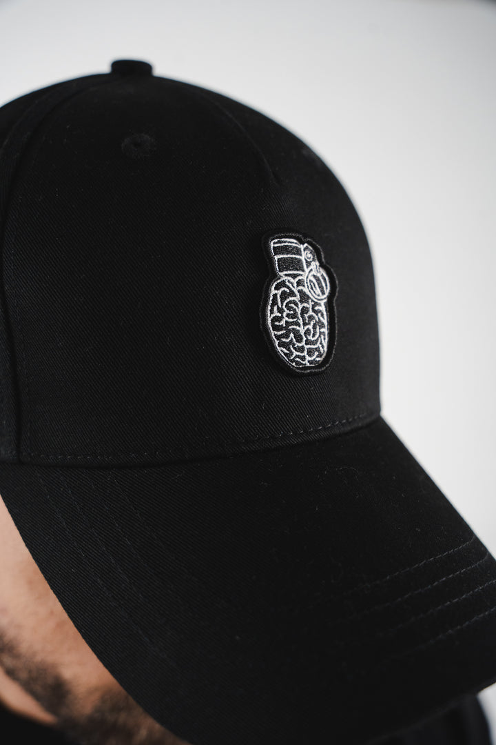 GRENADE BLACK CURVED CAP