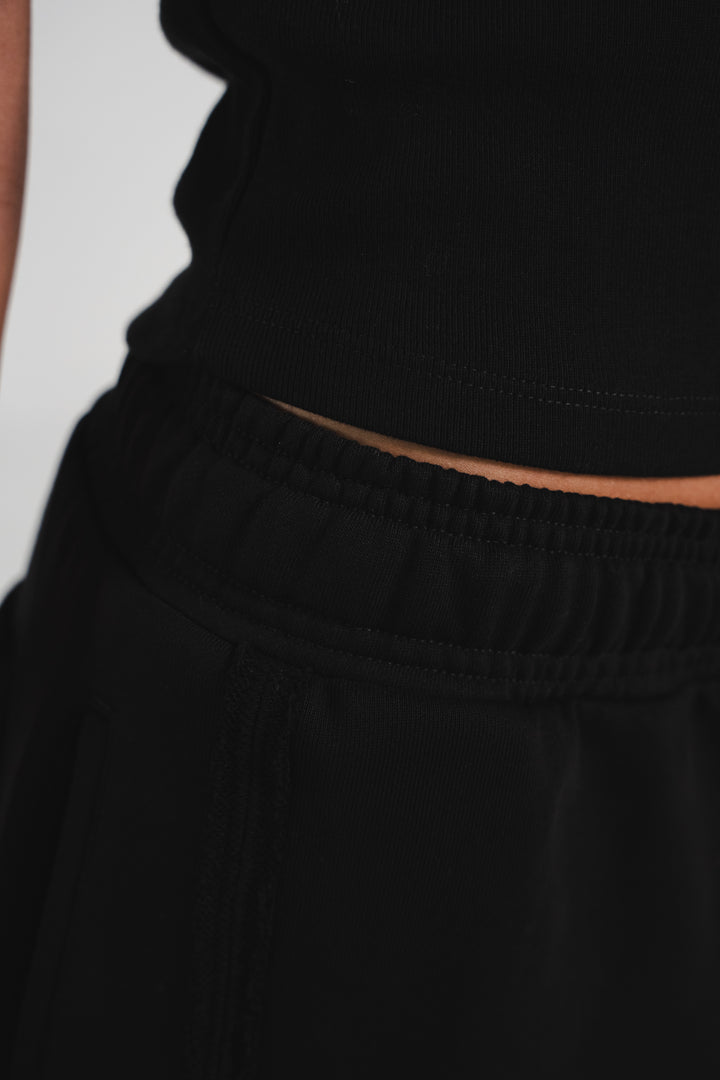 SHORT SLEEVE BLACK TOP