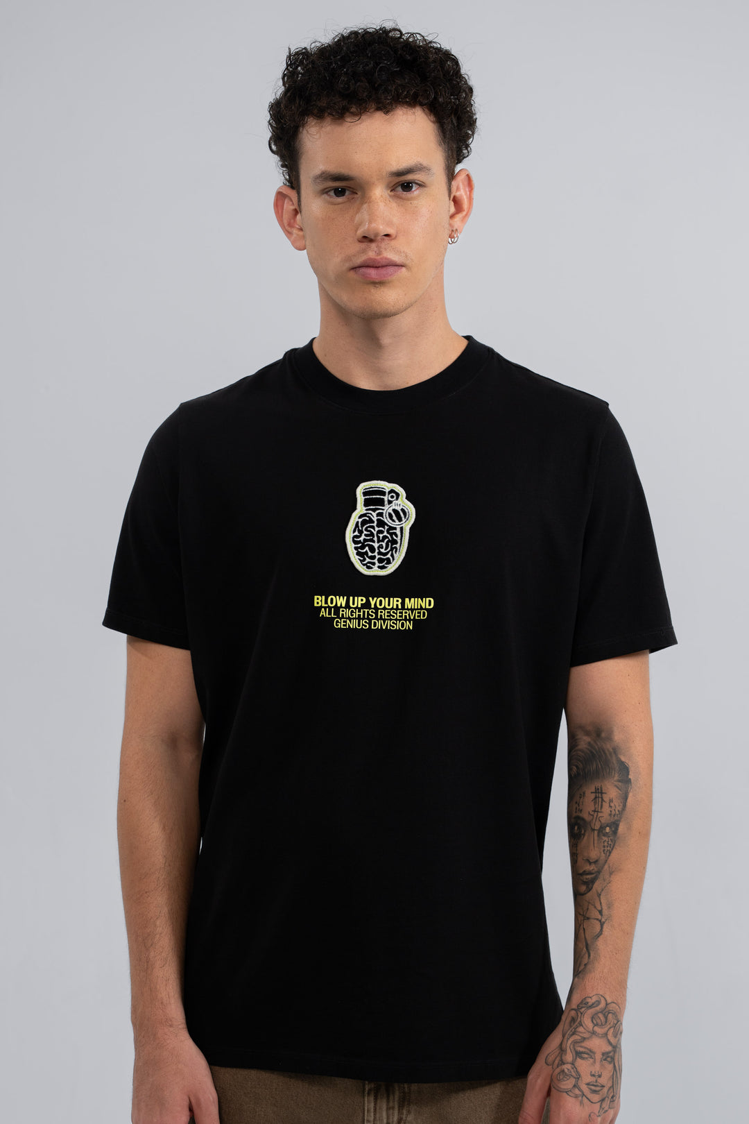 SLIM FIT BLACK T-SHIRT