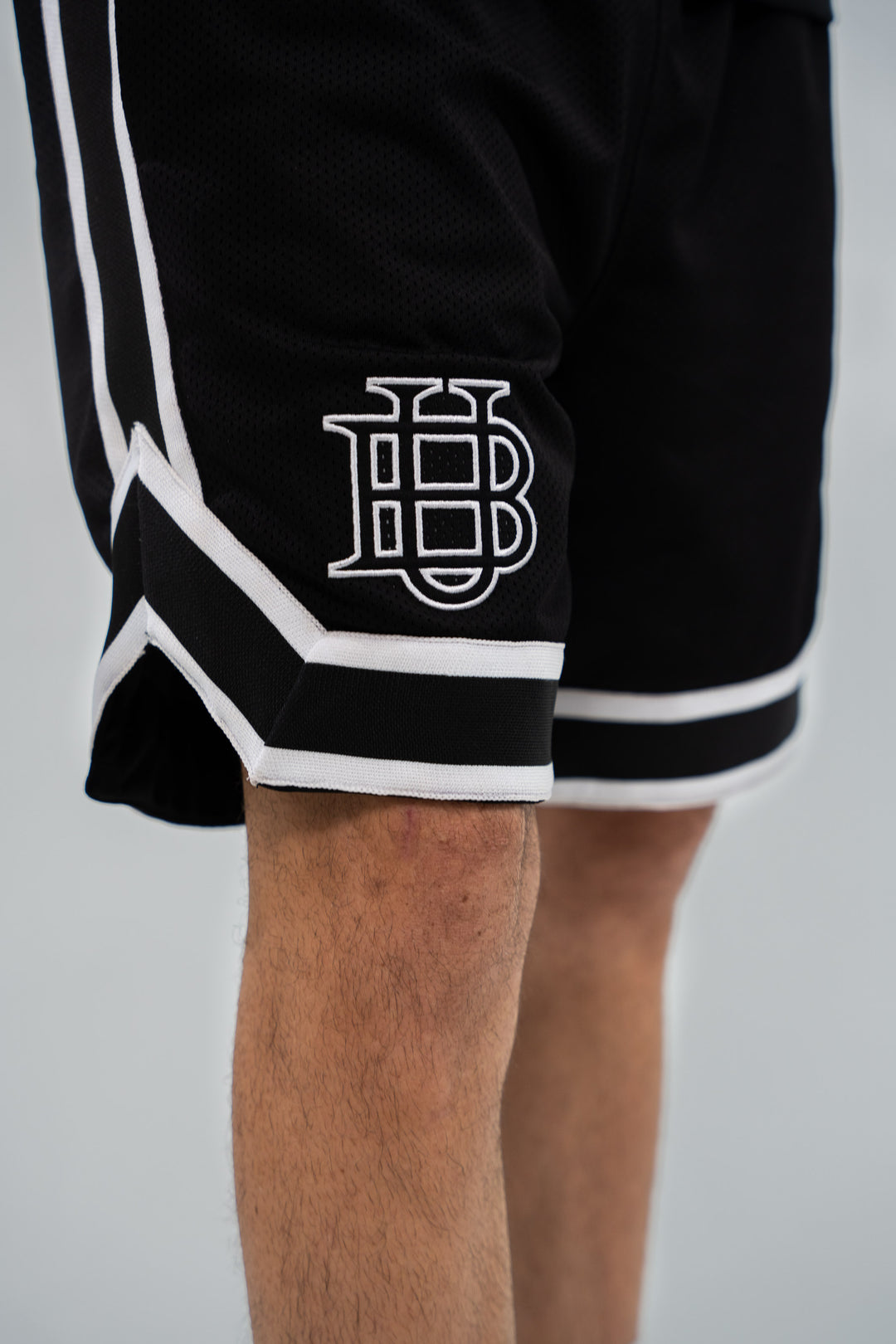 BLACK SHORT