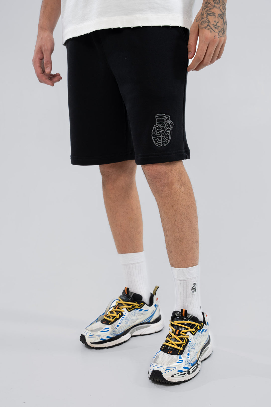BLACK SHORT