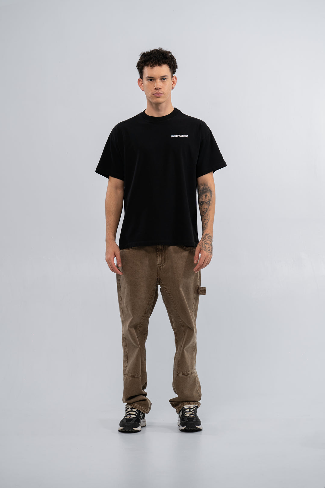 REGULAR FIT BLACK T-SHIRT